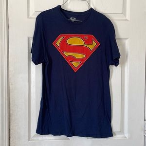 Superman logo t shirt tee shirt navy blue red yellow shirt sleeve crew neck sz M